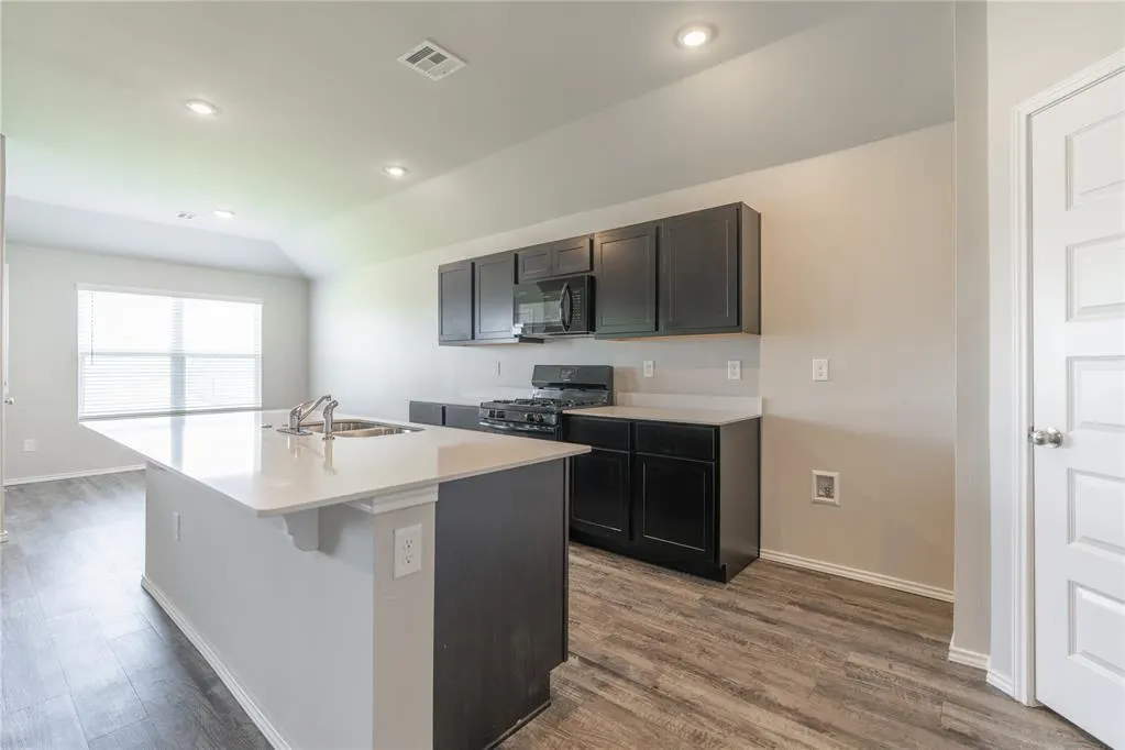 Photo 10 — 9508 Saddle Drive, Yukon, OK 73099