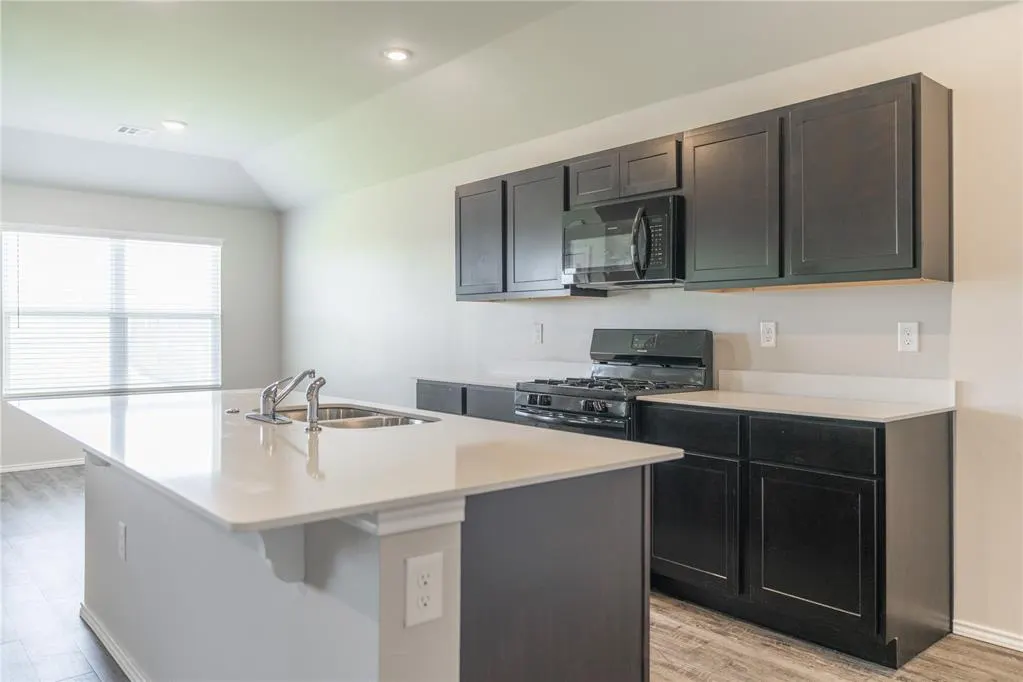 Photo 11 — 9508 Saddle Drive, Yukon, OK 73099
