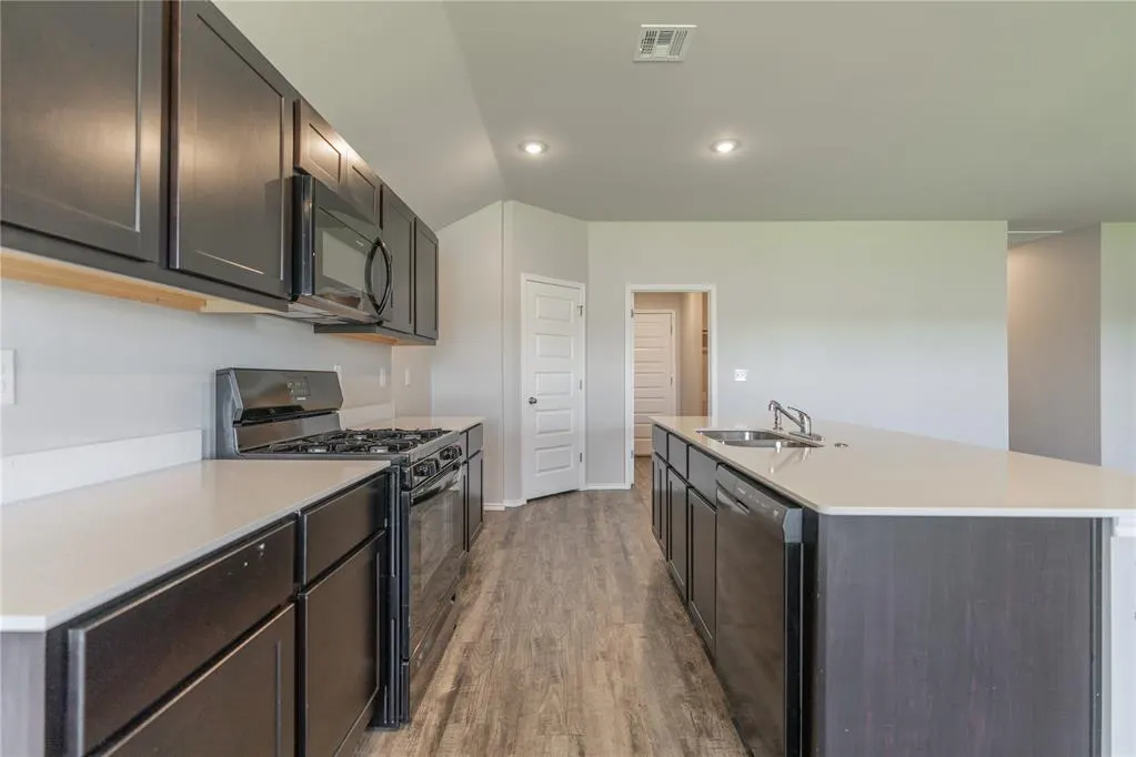 Photo 12 — 9508 Saddle Drive, Yukon, OK 73099