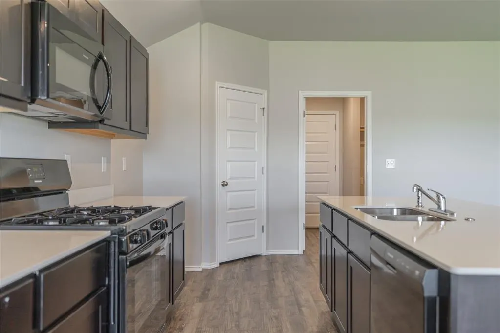 Photo 13 — 9508 Saddle Drive, Yukon, OK 73099