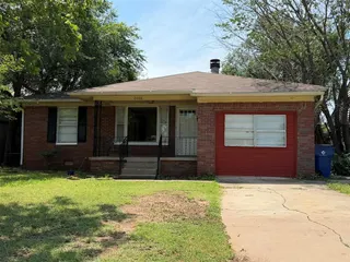 Sold home at 2000 Andover Court