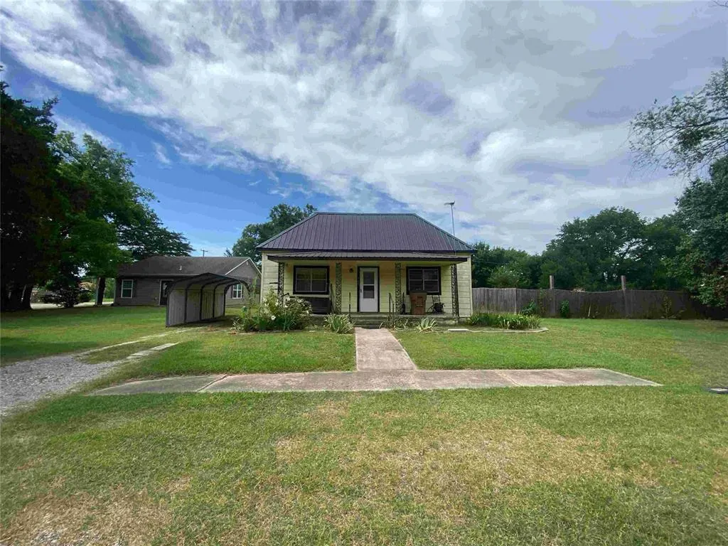 Front exterior — 407 W Franklin Street, Maud, OK 74854