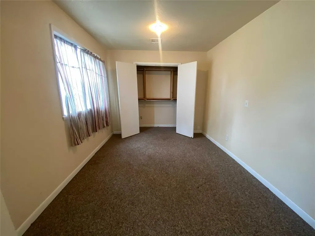 Photo 15 — 407 W Franklin Street, Maud, OK 74854