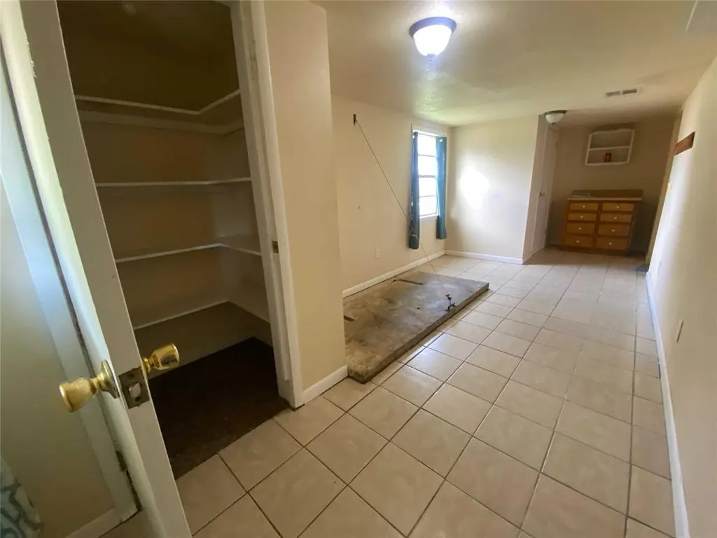 Photo 18 — 407 W Franklin Street, Maud, OK 74854