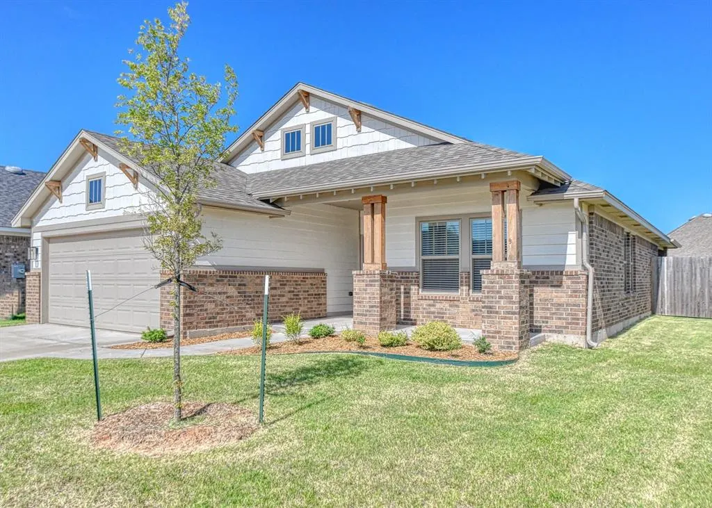 Front exterior — 624 Caladium Drive, Yukon, OK 73099