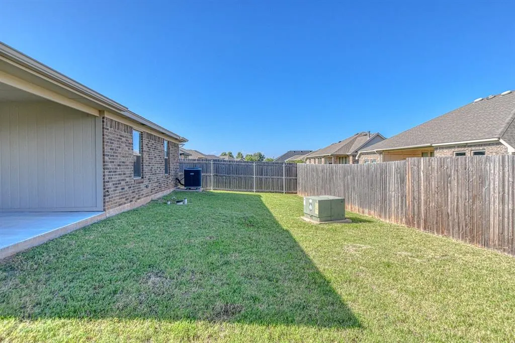 Photo 33 — 624 Caladium Drive, Yukon, OK 73099