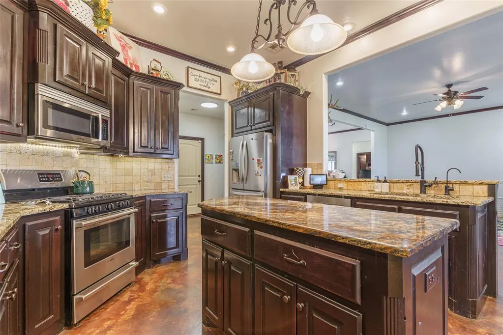 Photo 23 — 106 Riverview Drive, Clinton, OK 73601
