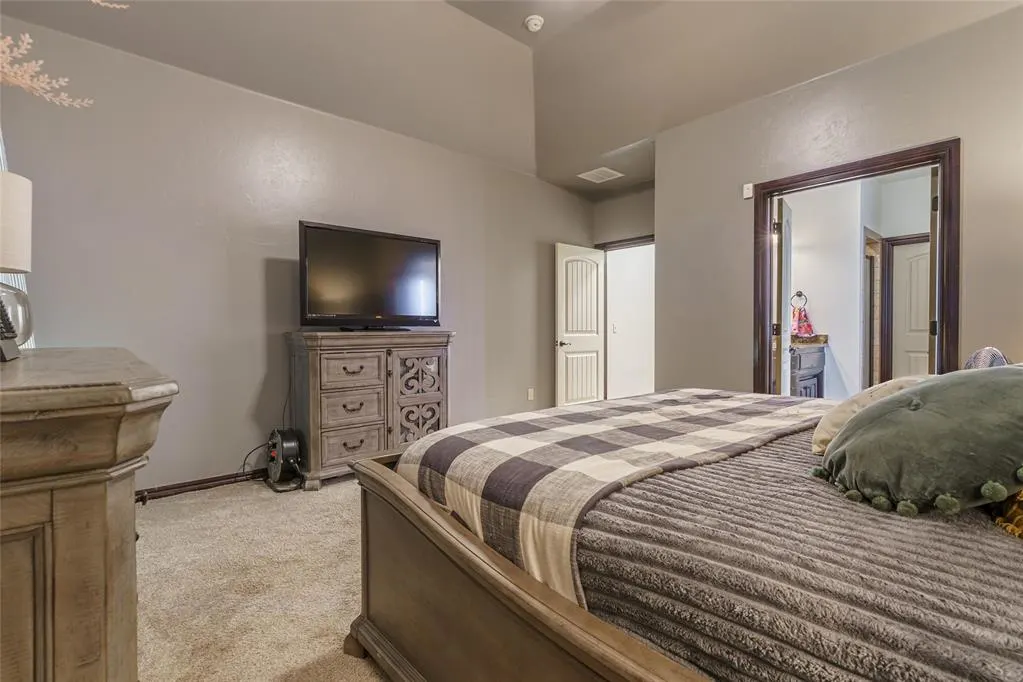 Photo 39 — 106 Riverview Drive, Clinton, OK 73601