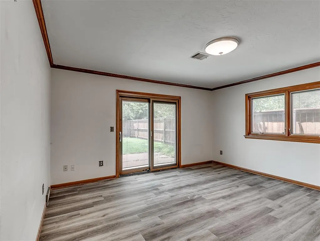Photo 9 — 136 Elwood Drive, Edmond, OK 73013