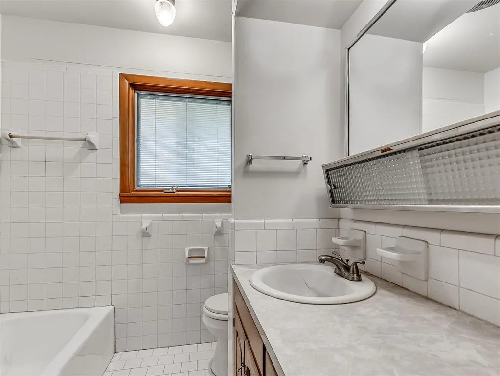 Photo 29 — 136 Elwood Drive, Edmond, OK 73013