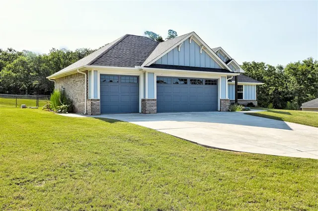 Photo 3 — 9500 Megans Way, McLoud, OK 74851