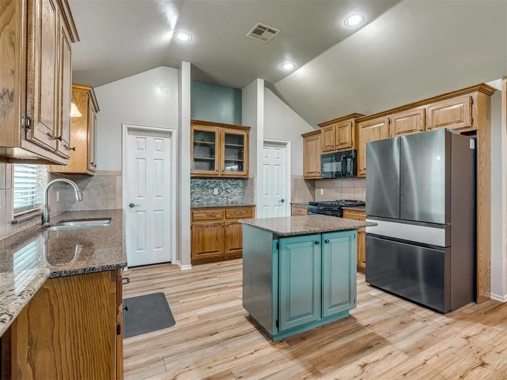 Photo 6 — 8128 Kaden Road, Oklahoma City, OK 73132