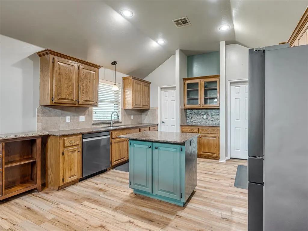 Photo 7 — 8128 Kaden Road, Oklahoma City, OK 73132