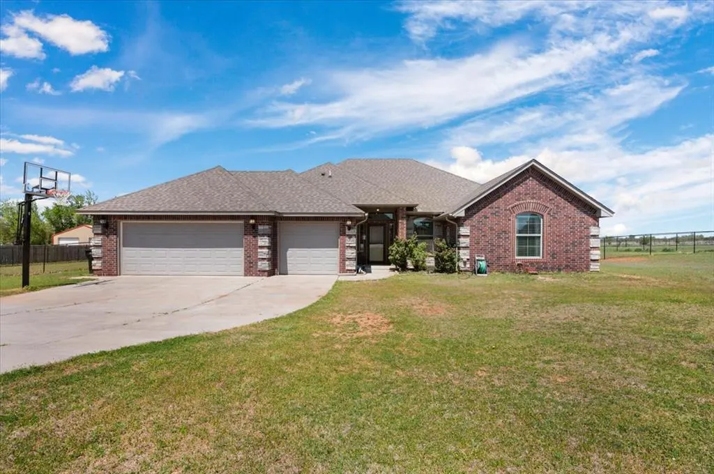 Front exterior — 2004 County Road 1198, Tuttle, OK 73089