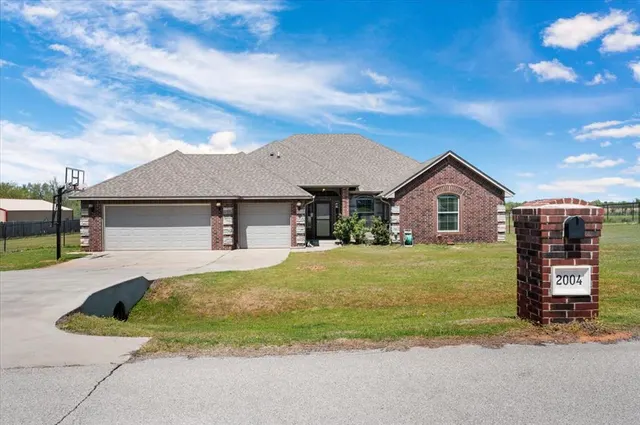 Photo 4 — 2004 County Road 1198, Tuttle, OK 73089