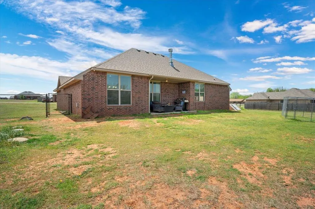 Photo 6 — 2004 County Road 1198, Tuttle, OK 73089