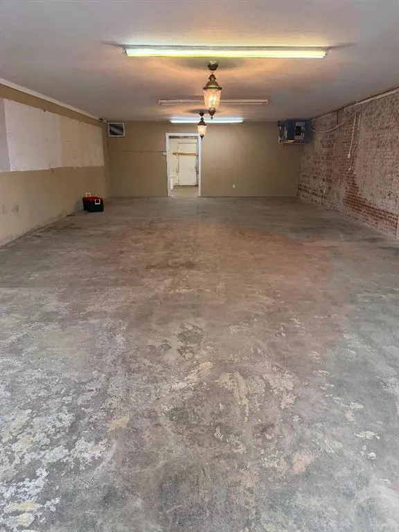 Photo 2 — 3937 NW 10th Street, Oklahoma City, OK 73107