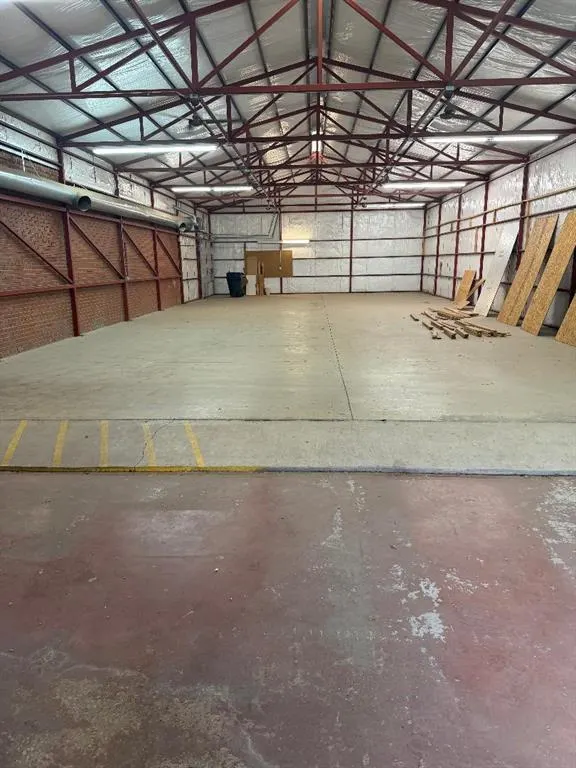 Photo 3 — 3937 NW 10th Street, Oklahoma City, OK 73107