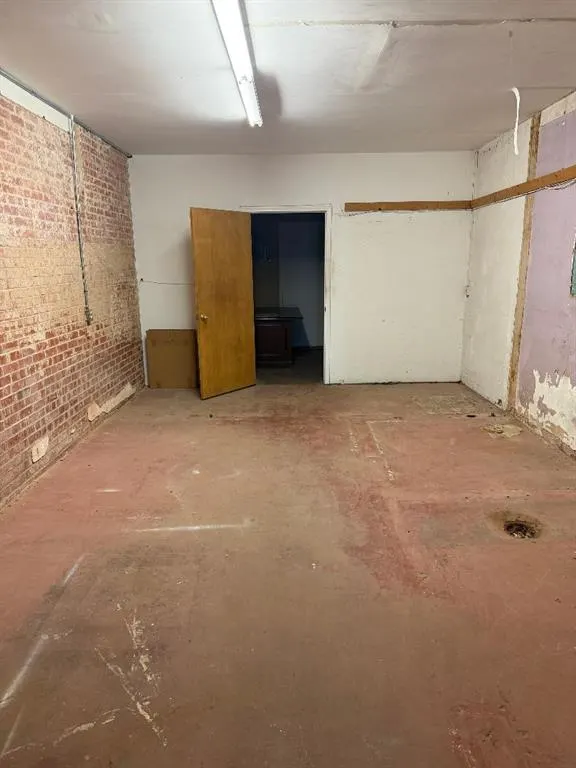 Photo 4 — 3937 NW 10th Street, Oklahoma City, OK 73107