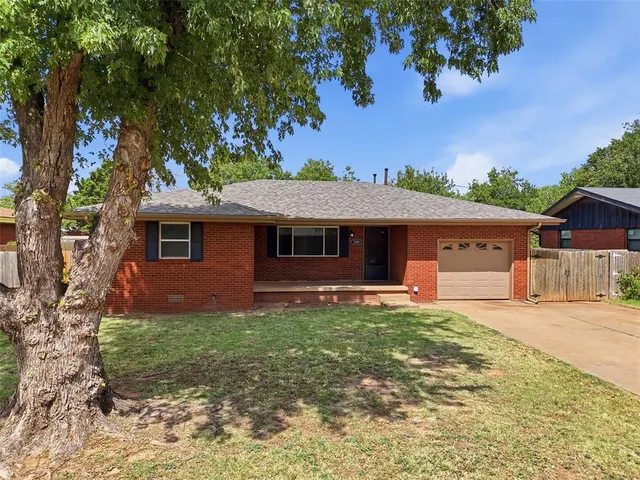 Photo 2 — 1320 S 11th Street, Kingfisher, OK 73750