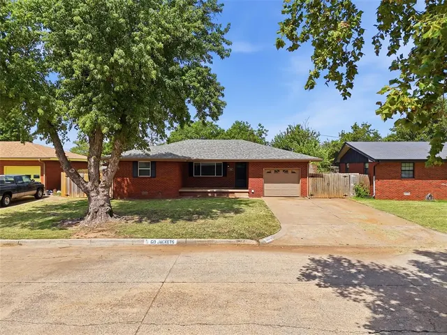 Photo 4 — 1320 S 11th Street, Kingfisher, OK 73750