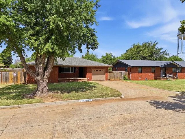Photo 5 — 1320 S 11th Street, Kingfisher, OK 73750