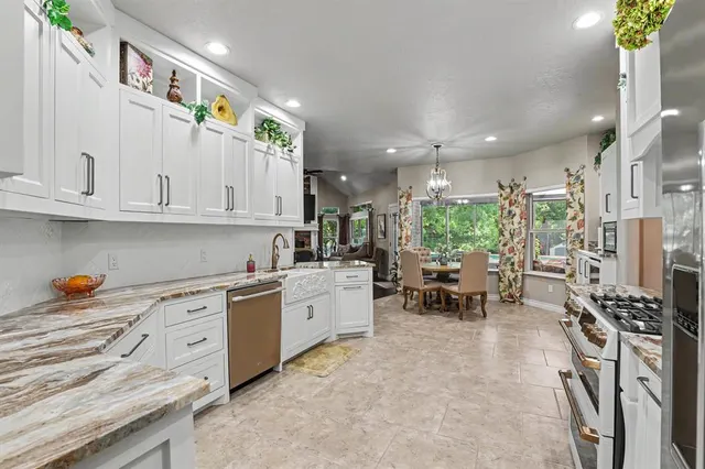 Photo 2 — 1321 N Bittercreek Terrace, Mustang, OK 73064