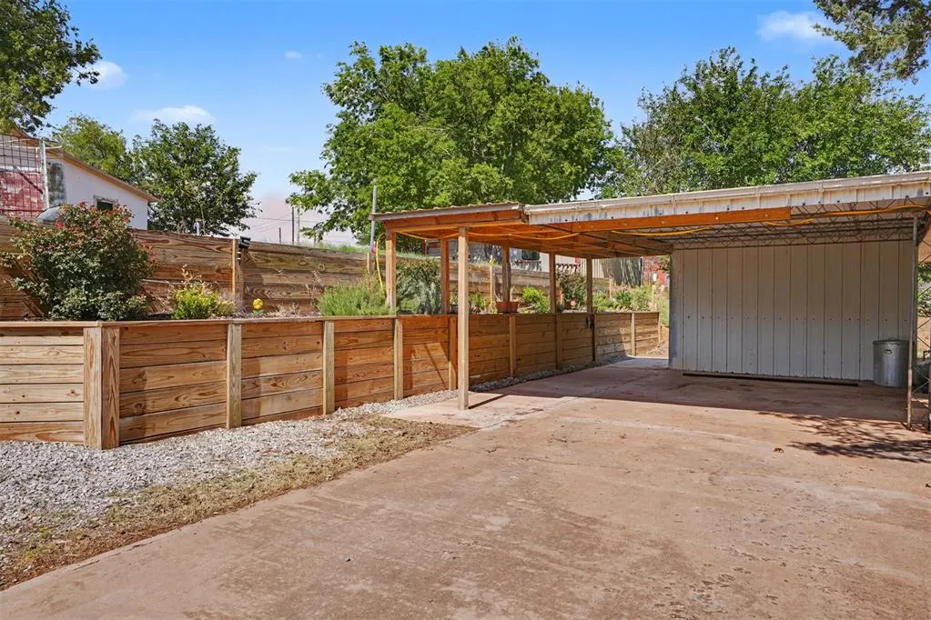 Photo 34 — 111 W Cedar Avenue, Sayre, OK 73662
