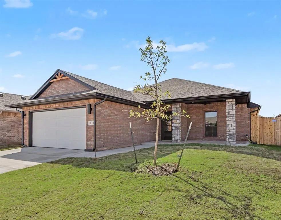 Front exterior — 9820 NW 144th Street, Yukon, OK 73099