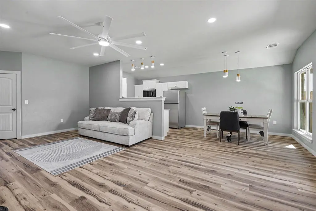 Photo 3 — 9820 NW 144th Street, Yukon, OK 73099