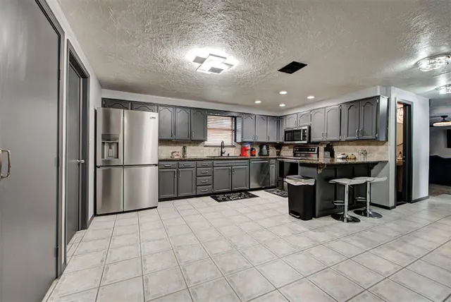 Photo 6 — 2633 SW 75th Street, Oklahoma City, OK 73159