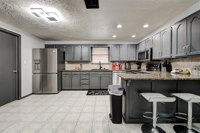 Photo 7 — 2633 SW 75th Street, Oklahoma City, OK 73159