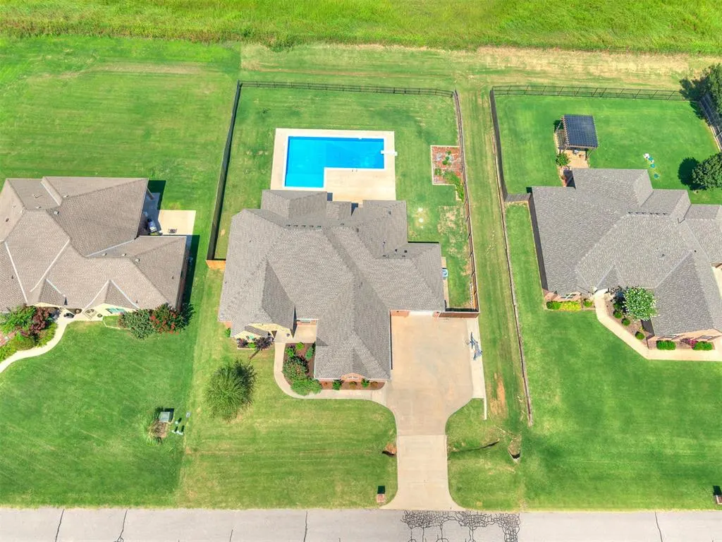 Photo 2 — 31877 Boomer Avenue, Norman, OK 73072