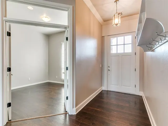 Photo 6 — 31877 Boomer Avenue, Norman, OK 73072