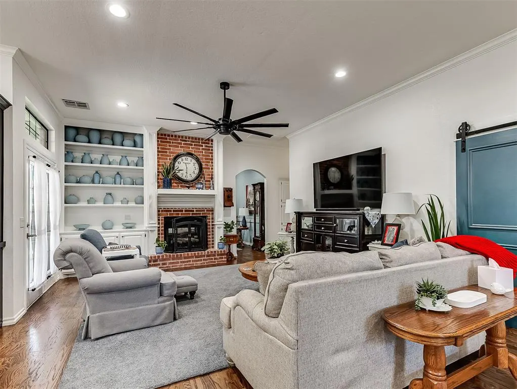 Photo 2 — 1129 Pinehurst Drive, Norman, OK 73072