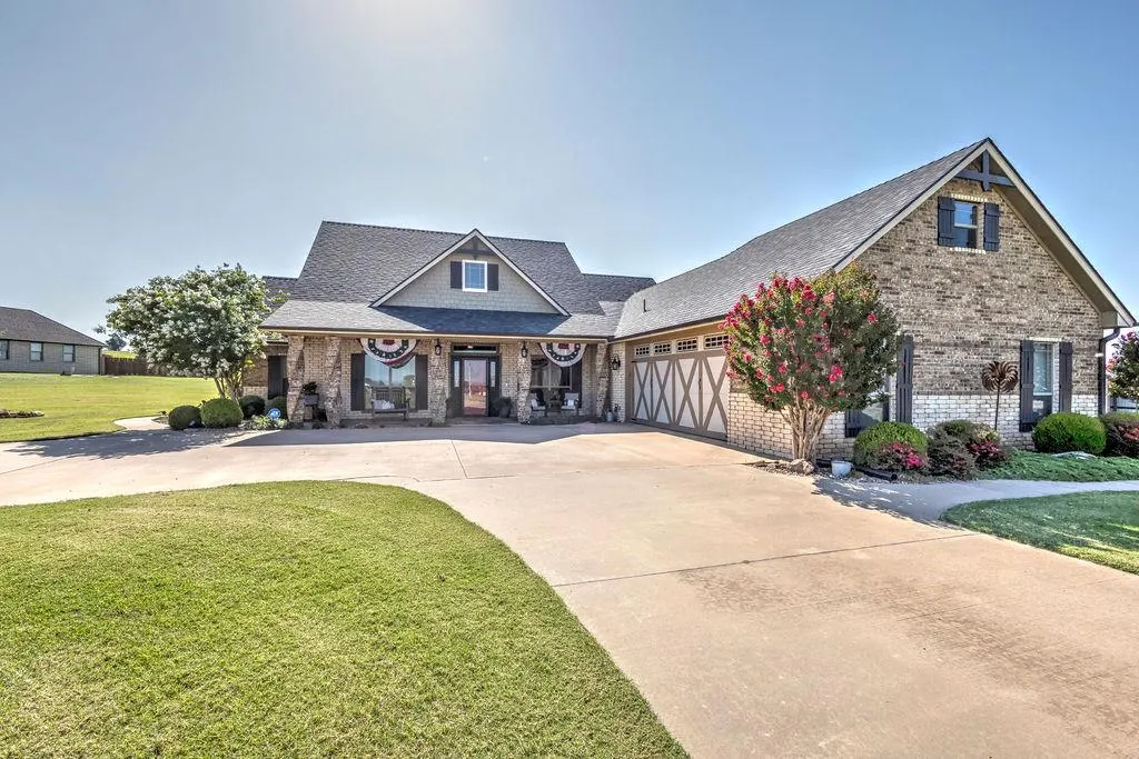 Front exterior — 178 Rock Ridge Road, Elgin, OK 73538