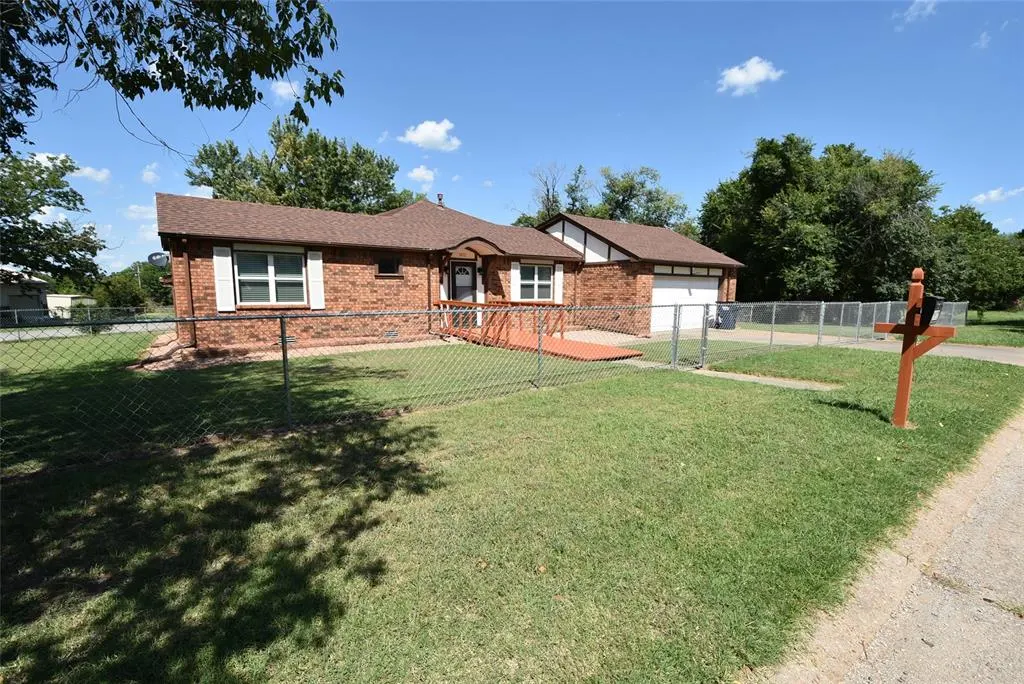 Photo 3 — 1612 Foster Avenue, Seminole, OK 74868