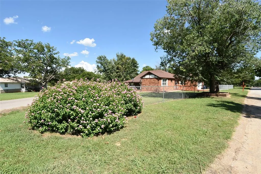 Photo 44 — 1612 Foster Avenue, Seminole, OK 74868