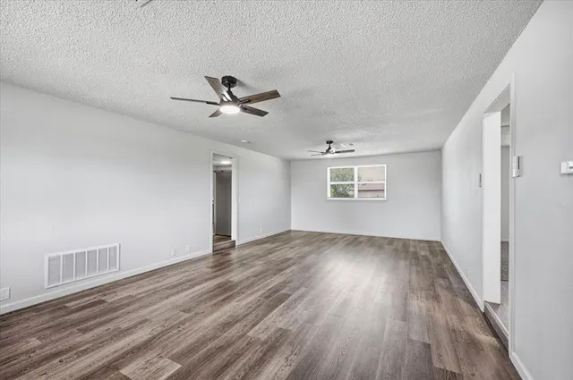 Photo 7 — 119 Windsor Road, Chickasha, OK 73018