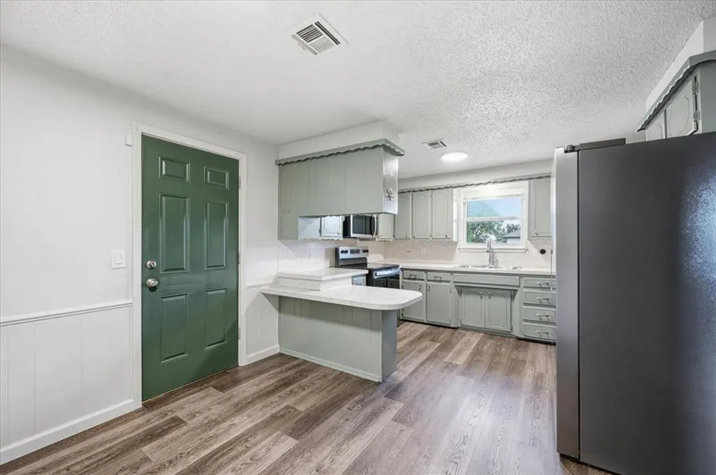 Photo 9 — 119 Windsor Road, Chickasha, OK 73018