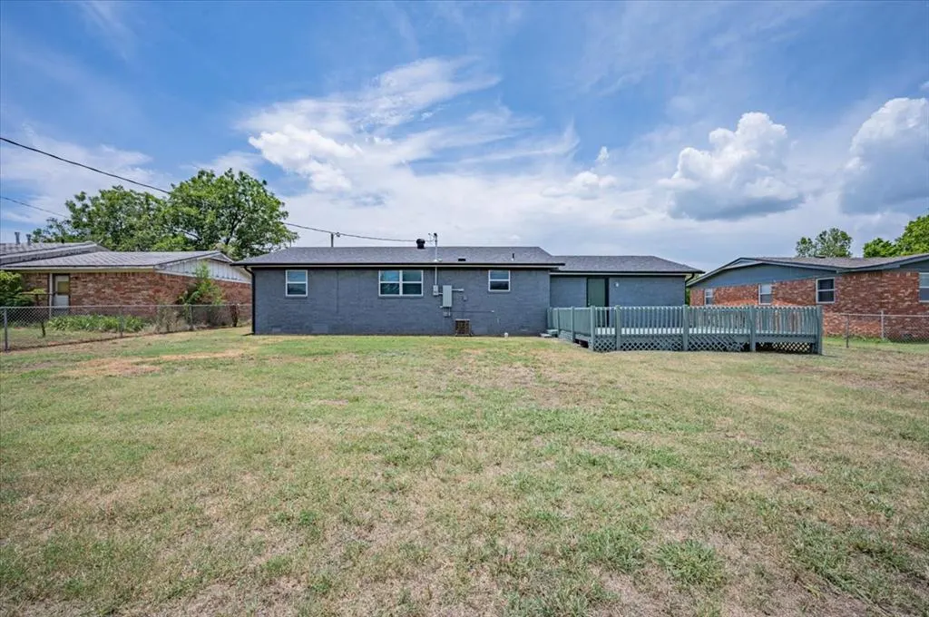 Photo 26 — 119 Windsor Road, Chickasha, OK 73018