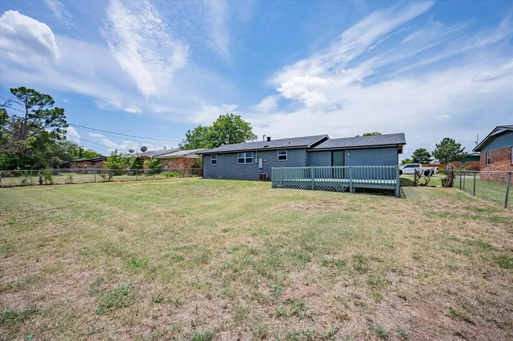 Photo 27 — 119 Windsor Road, Chickasha, OK 73018