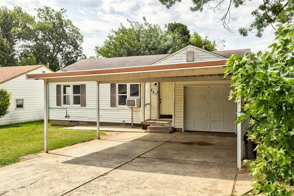 Photo 2 — 528 SW 48th Street, Oklahoma City, OK 73109