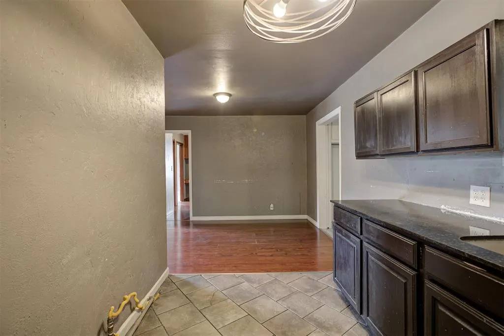 Photo 10 — 528 SW 48th Street, Oklahoma City, OK 73109
