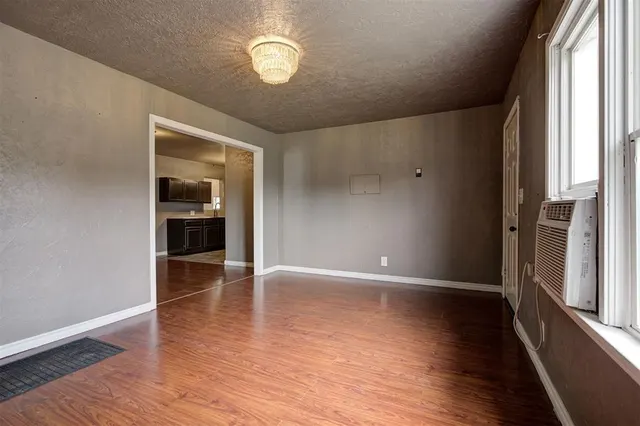Photo 5 — 528 SW 48th Street, Oklahoma City, OK 73109