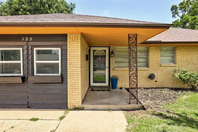 Photo 3 — 125 SW 11th Street, Moore, OK 73160