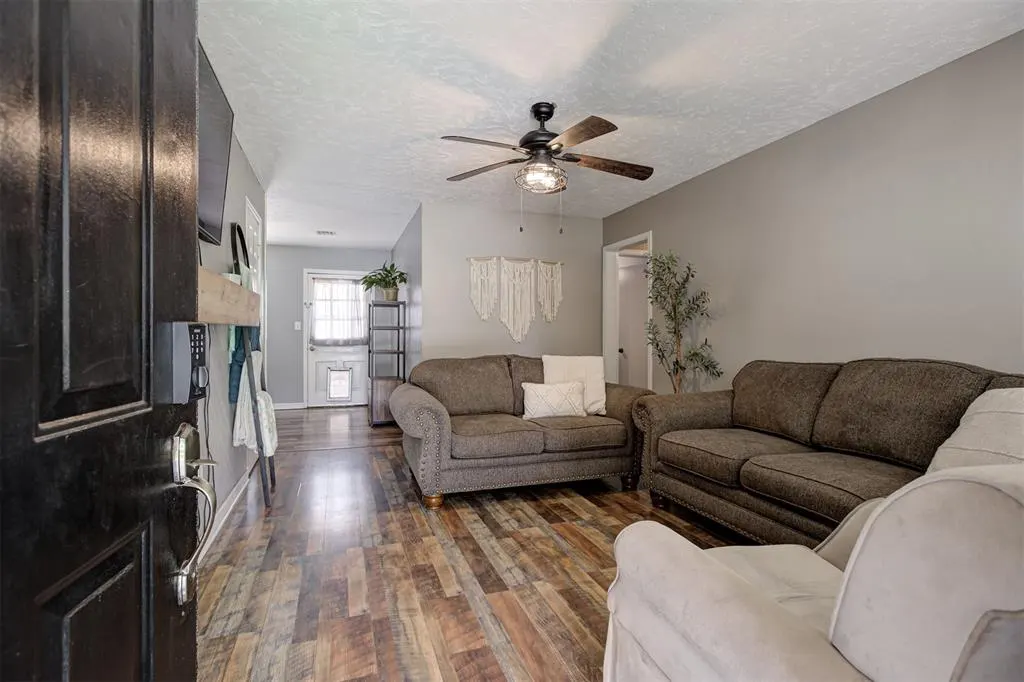 Photo 4 — 125 SW 11th Street, Moore, OK 73160