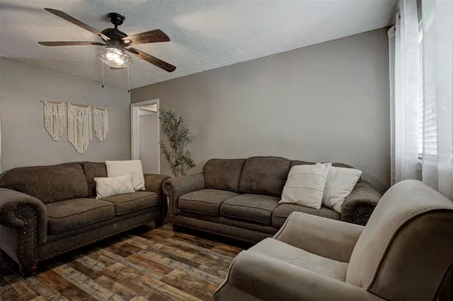 Photo 5 — 125 SW 11th Street, Moore, OK 73160
