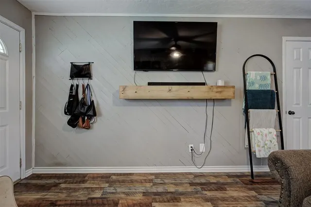 Photo 6 — 125 SW 11th Street, Moore, OK 73160