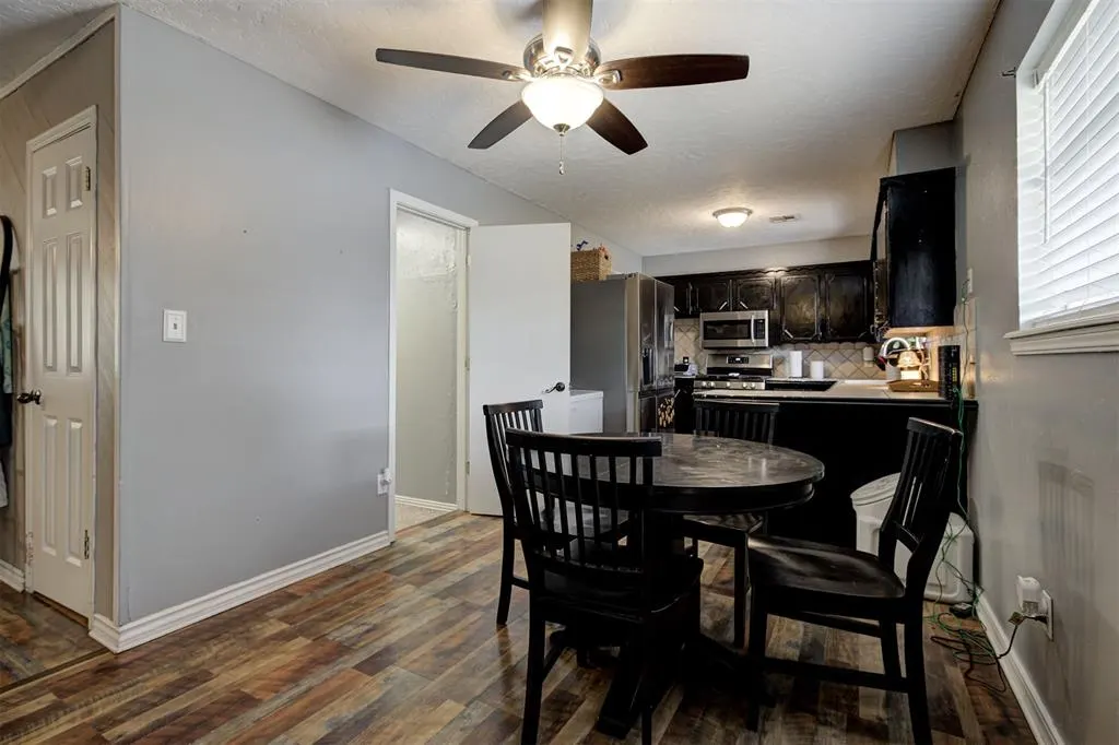 Photo 10 — 125 SW 11th Street, Moore, OK 73160